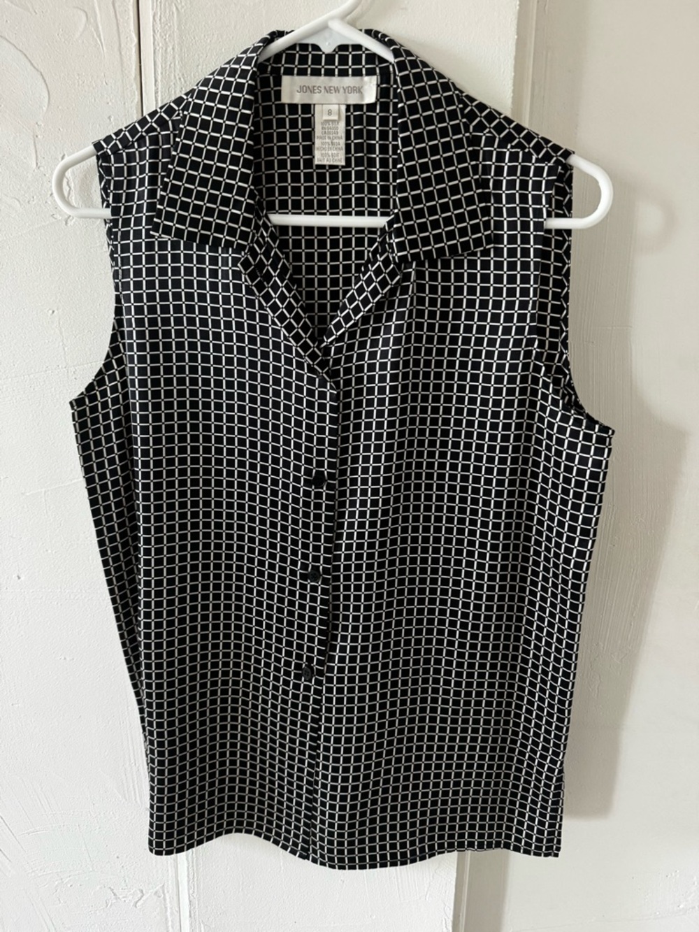 Jones New York Black and White Sleeveless Collared Button-Front Camisole